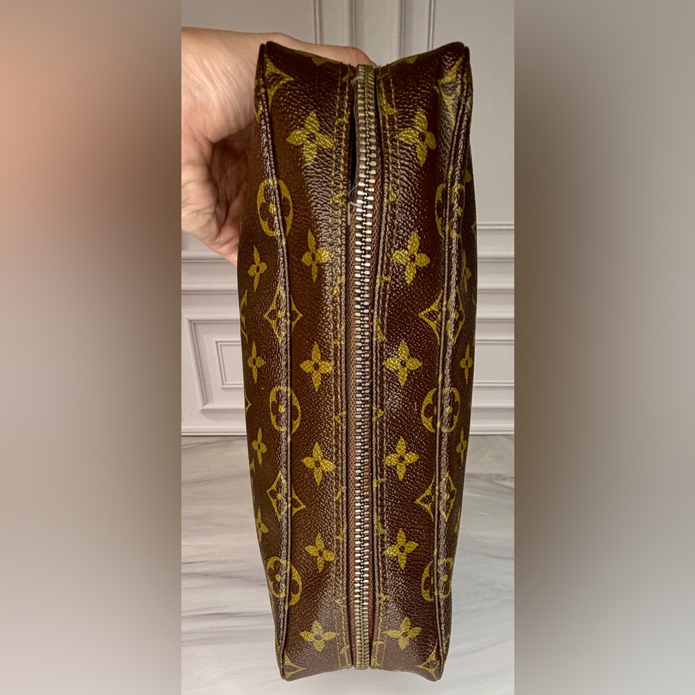Louis Vuitton Monogram Travel Toiletry Bag | LV Cosmetic Pouch | Full Set - Picture 6 of 13